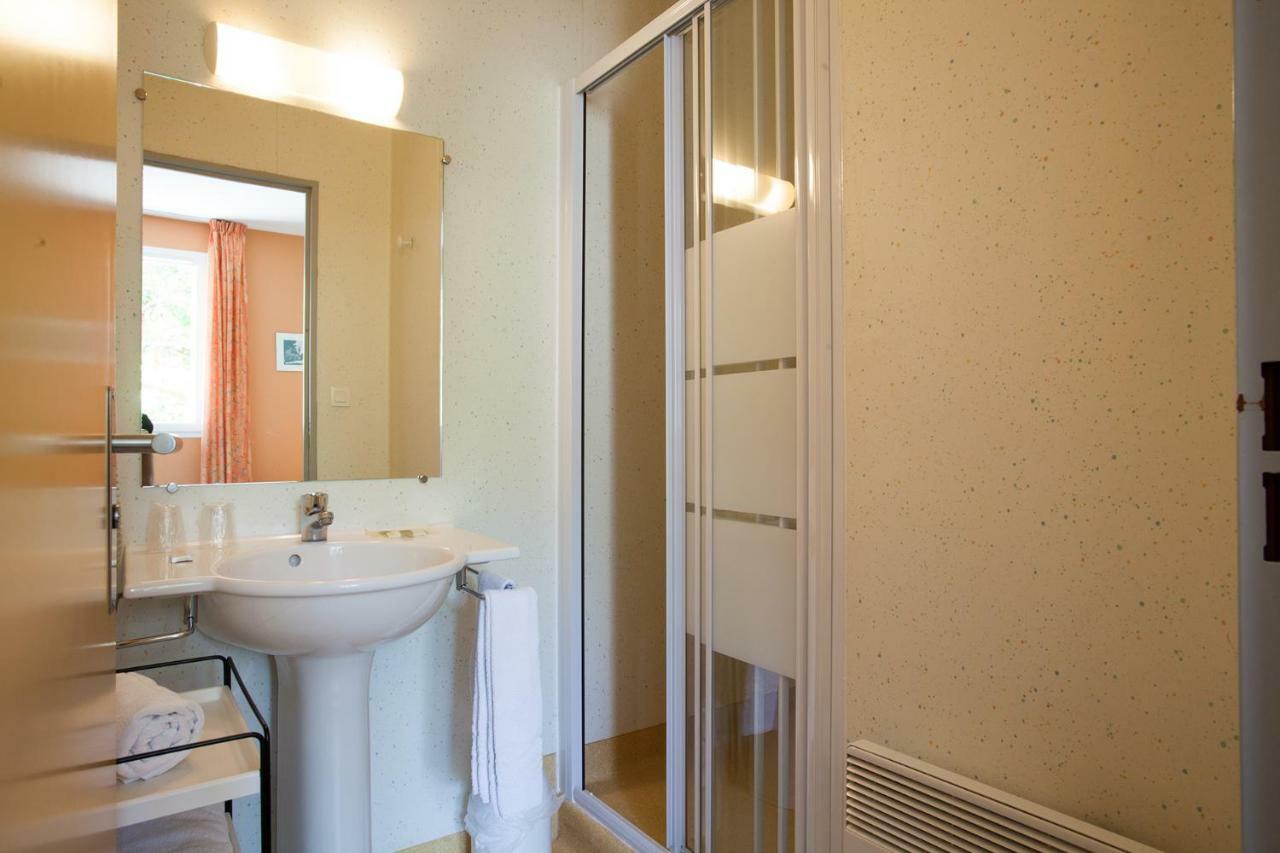 Le Lion D'Or Hotel Manzac-sur-Vern Eksteriør billede