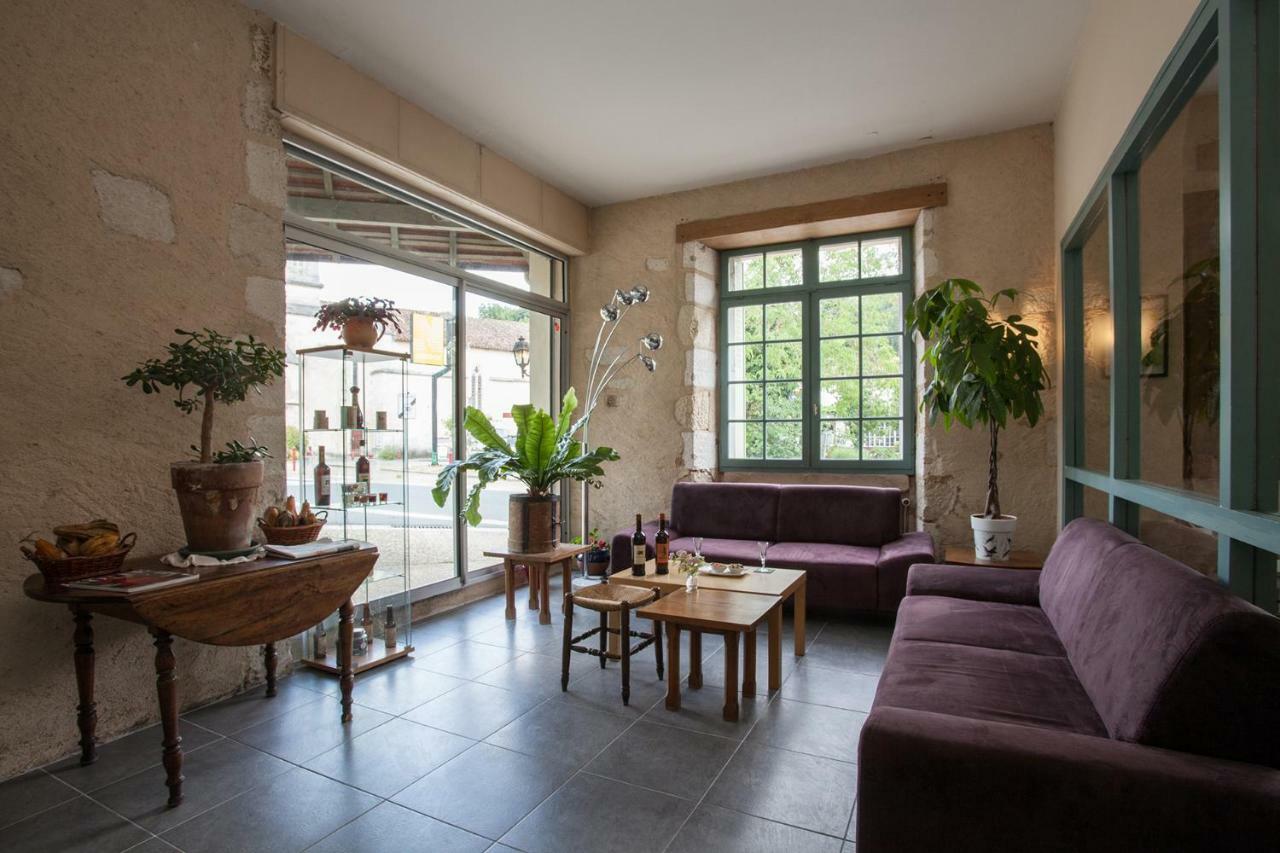 Le Lion D'Or Hotel Manzac-sur-Vern Eksteriør billede