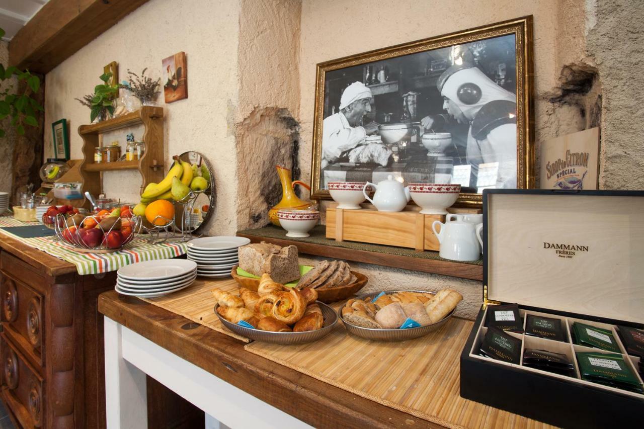 Le Lion D'Or Hotel Manzac-sur-Vern Eksteriør billede